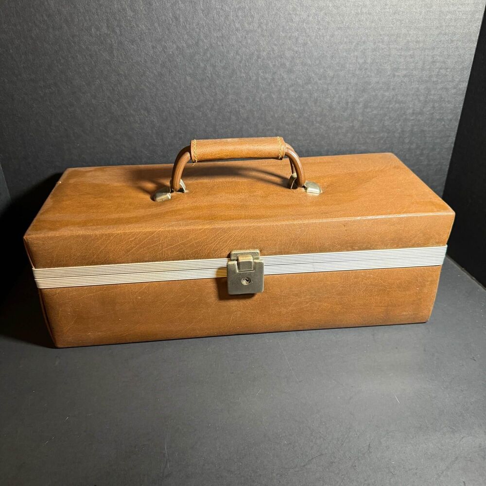 Vintage Tan 8-Track Case {Item 891]